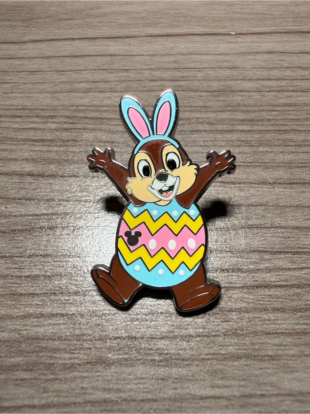 Disney Pins Chip Easter